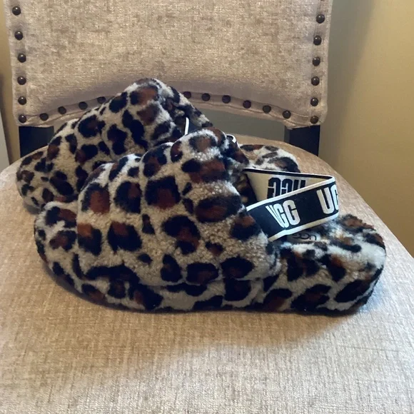 UGG Fluff Yeah slippers/shoes in leopard print - size 9 - Picture 8 of 10